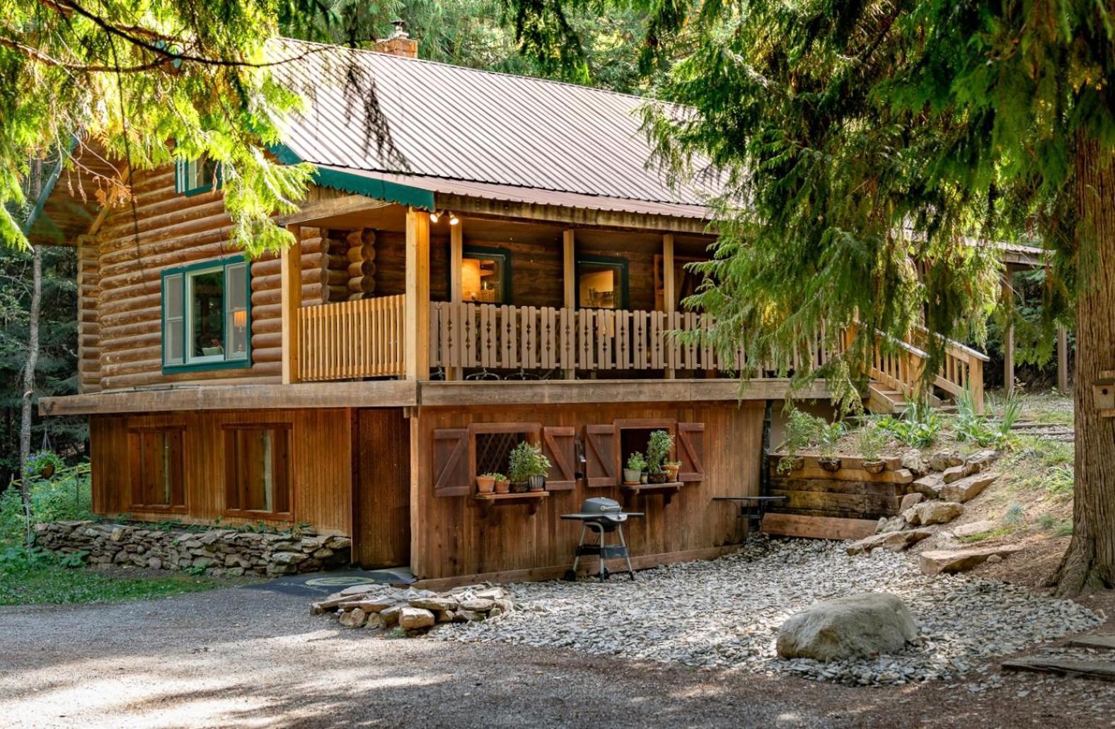 3-level Log Near Silverwood - Tranquil * Spirit Lake