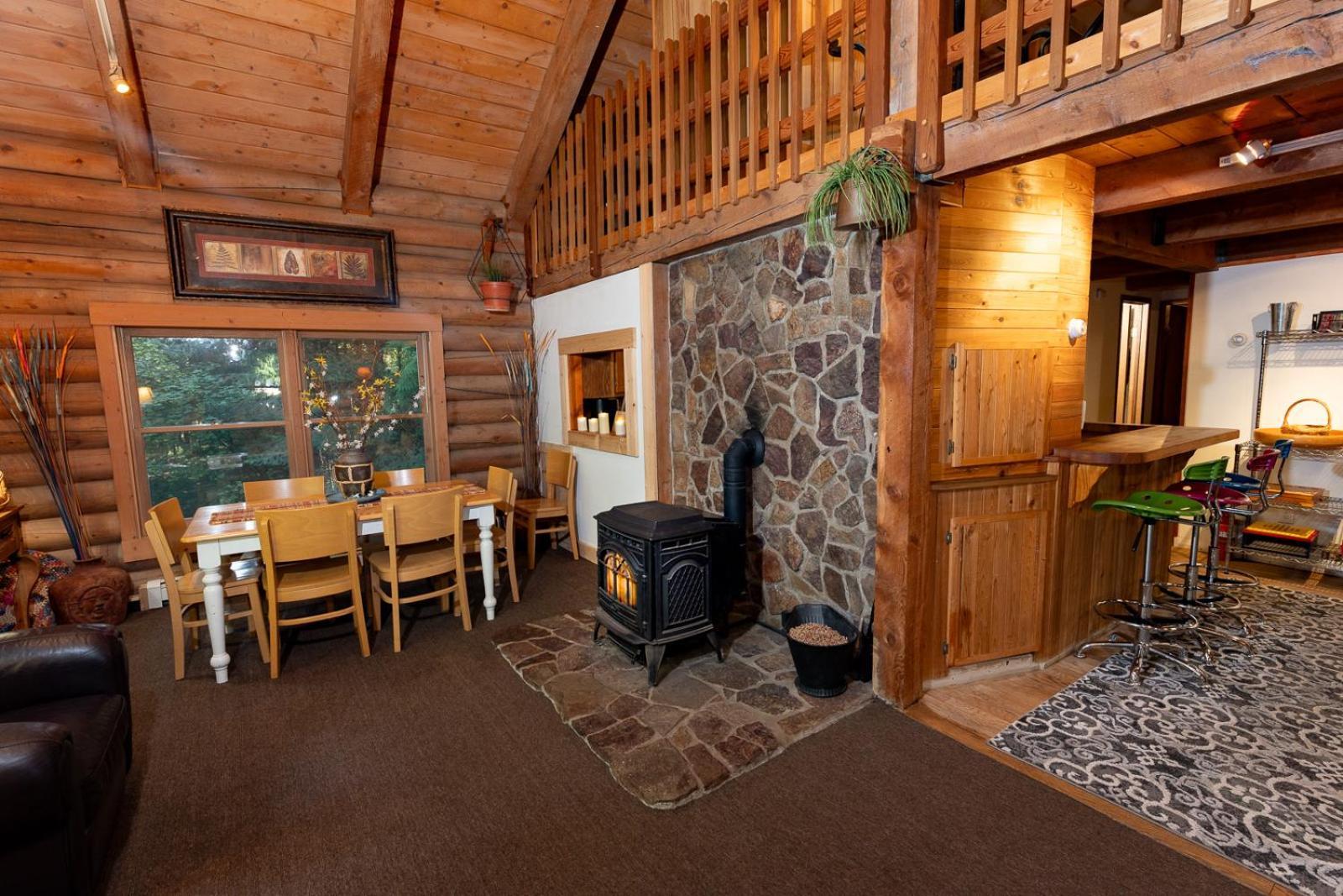 3-level Log Near Silverwood - Tranquil *